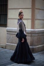 ☆超美品☆フラメンコ　衣装　セビジャーナス　40サイズ ポーラモデルの黒のセビジャーナスドレス。 - フェア万歳