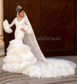 Vestido de novia flamenca con cola Airosa de Guadalupe