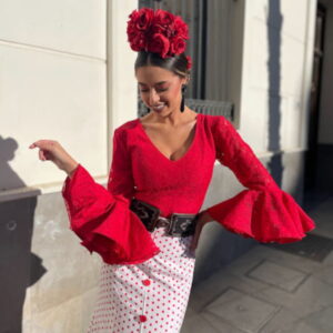 Blusa rociera modelo Aire color rojo
