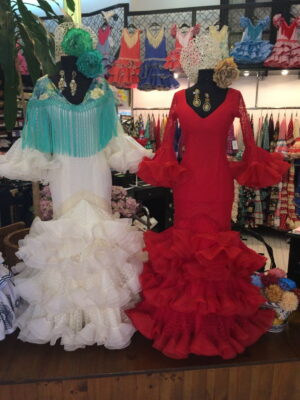 costumi gitani bianchi e rossi corin de guadalupe