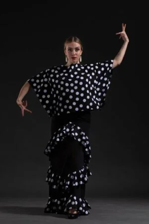 Falda para ensayo flamenco modelo Carmen negra de lunares de Davedans