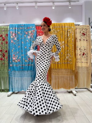 Modelo Real de Viva La Feria blanco con lunares negros