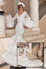 Traje de novia flamenco modelo Brisa con cola de Guadalupe