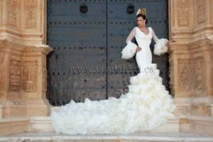 Fragrance model gypsy wedding dress with train from Guadalupe