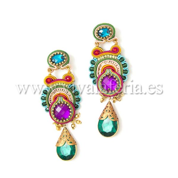 Pendientes bisutería flamenca largos con colores vivos y una lágrima de piedra