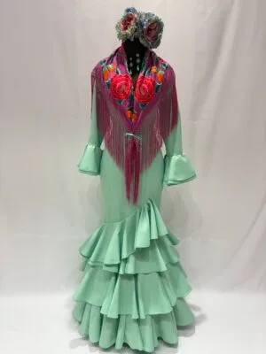 Vestido de flamenca confeccionado en tejido de strech color verde agua