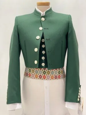 Jerez Oslo model jacket and vest in green color with country pants