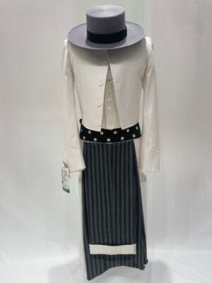 Chaqueta y chaleco color blanco con calzona campera