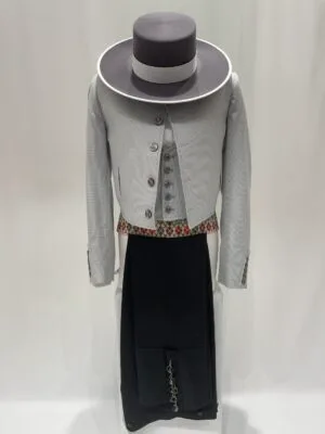 Light grey houndstooth jacket and vest with dark grey breeches