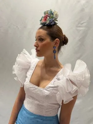 White flamenco bodice perforated with flyers in the Sisa